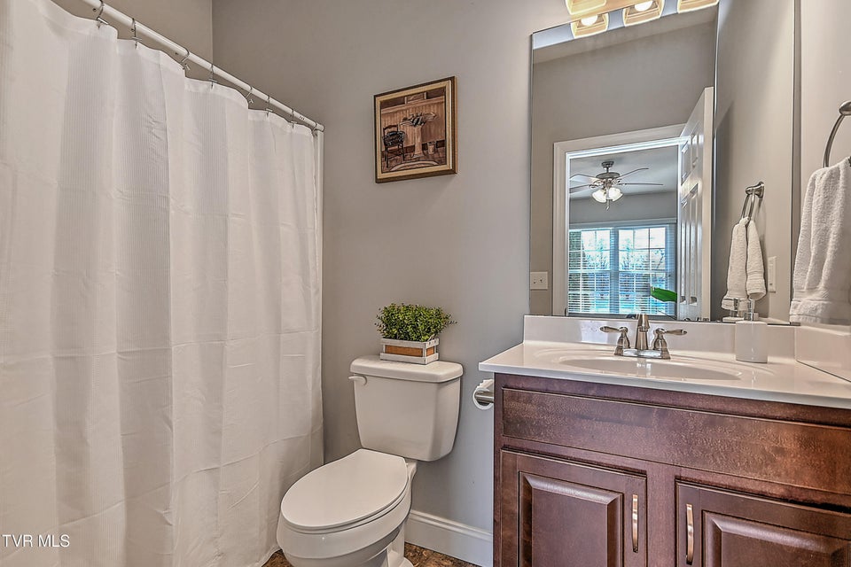 Photo #32: 581 Robert Court