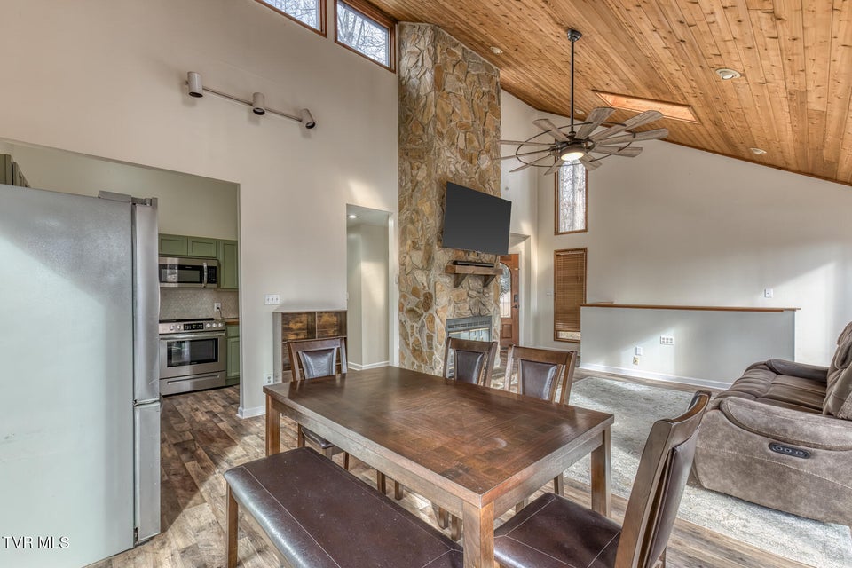 Photo #9: 704 Stuffle Street