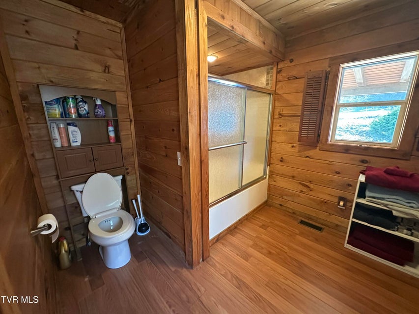 Photo #26: 3693 Sane Road