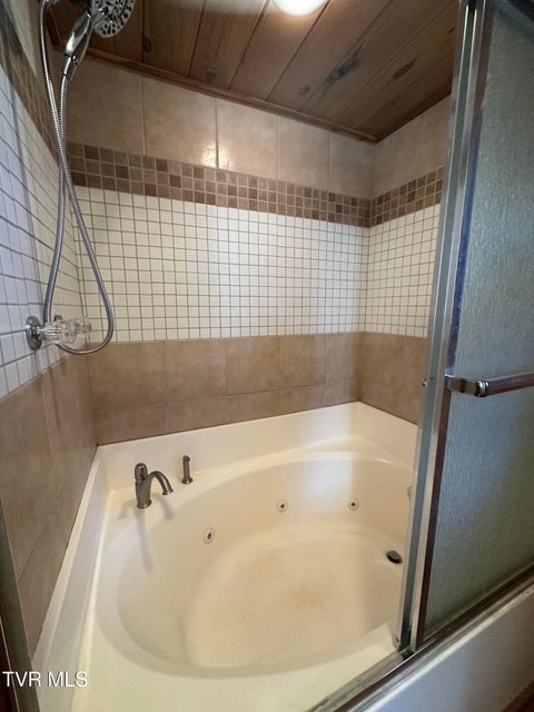 Photo #28: 3693 Sane Road