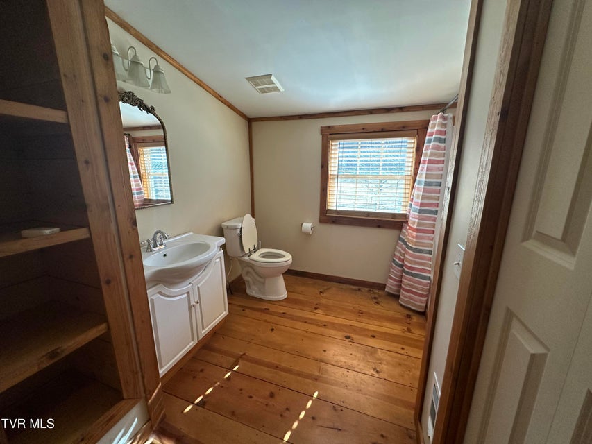 Photo #33: 3693 Sane Road