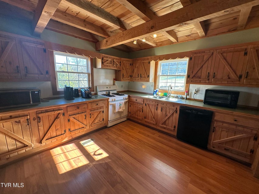 Photo #22: 3693 Sane Road