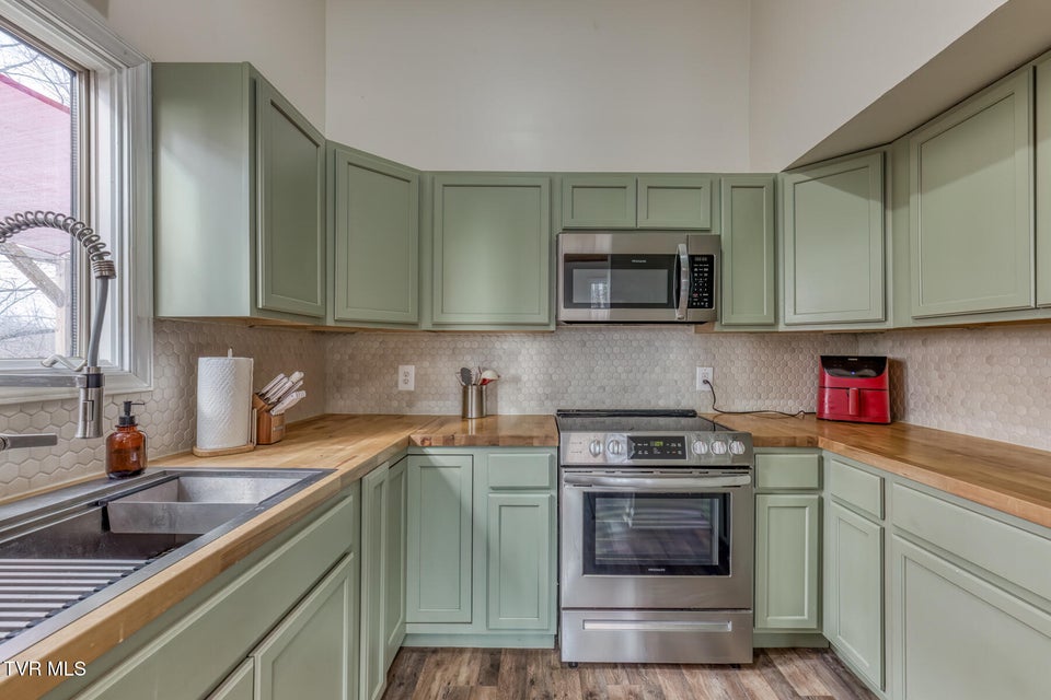 Photo #12: 704 Stuffle Street