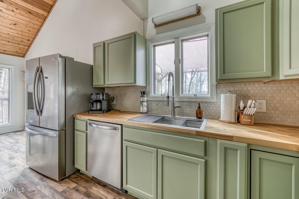 Photo #15: 704 Stuffle Street