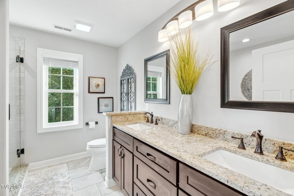 Photo #36: 356 Cameron Court