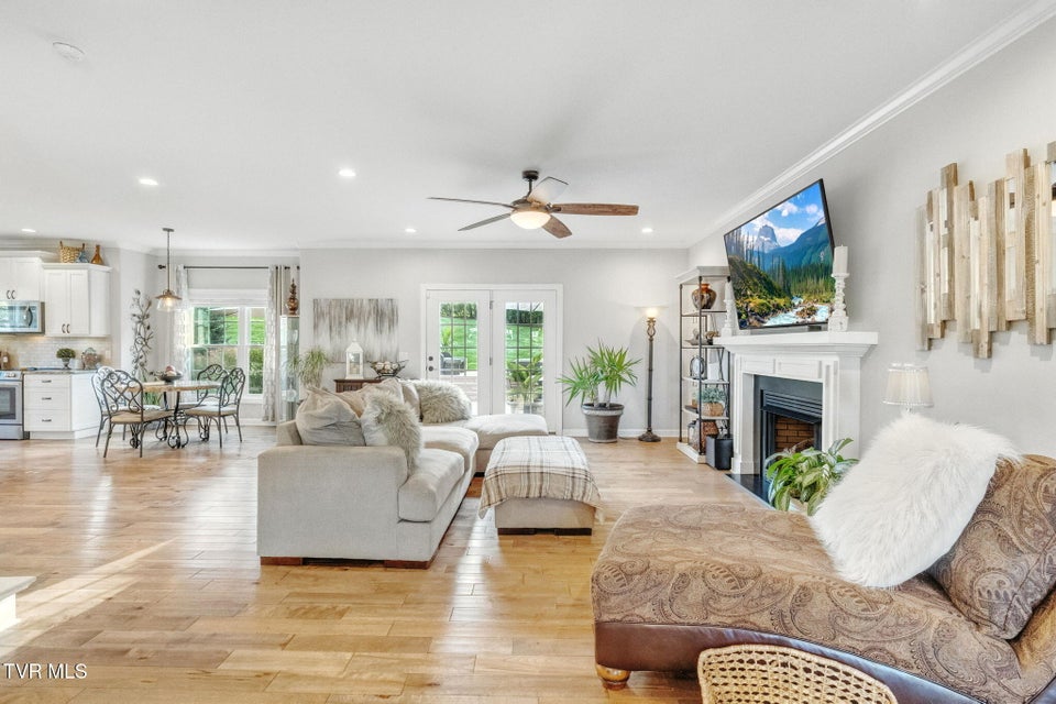 Photo #21: 356 Cameron Court