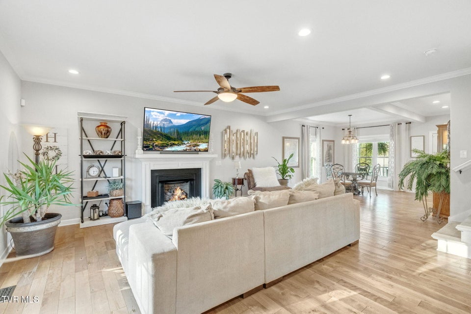 Photo #25: 356 Cameron Court