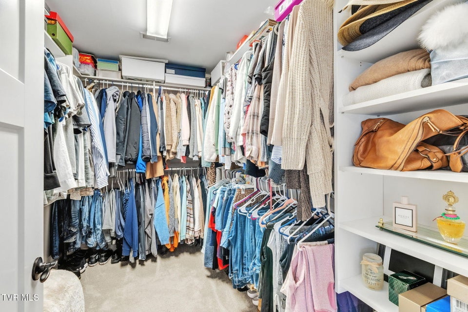 Photo #35: 356 Cameron Court