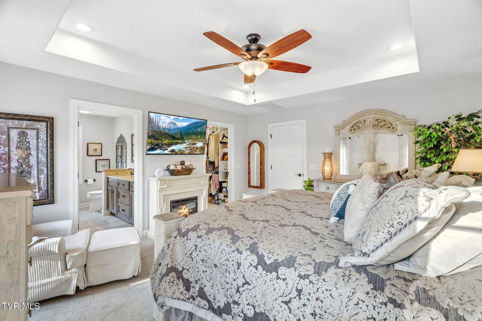 Photo #34: 356 Cameron Court