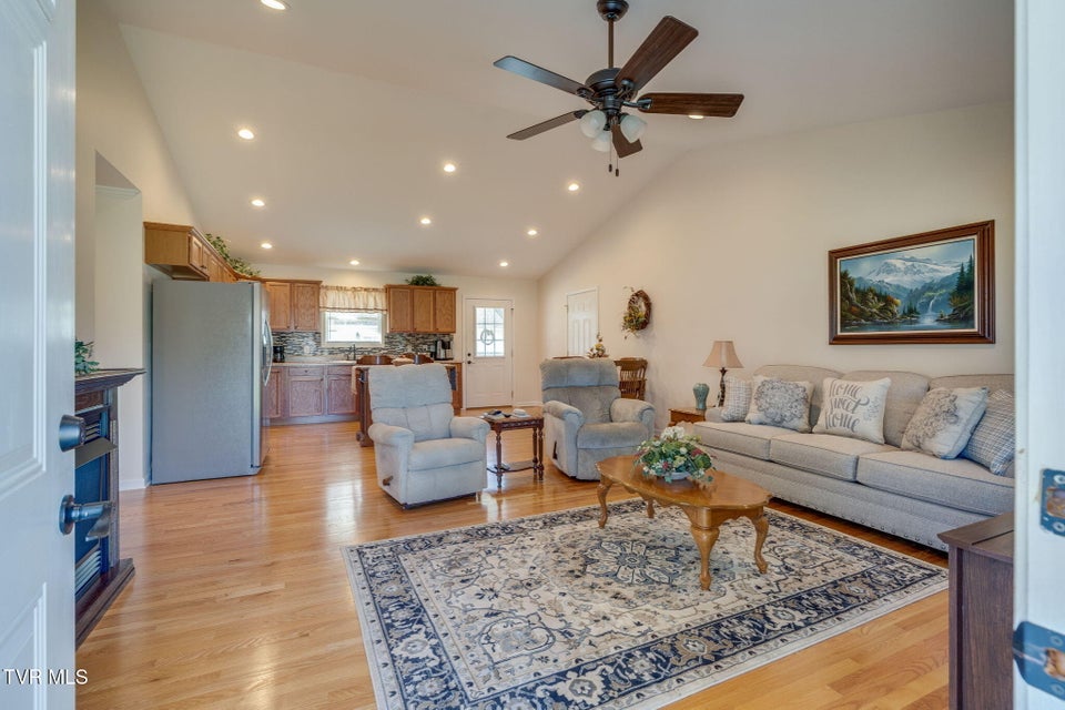 Photo #4: 171 Echo Drive