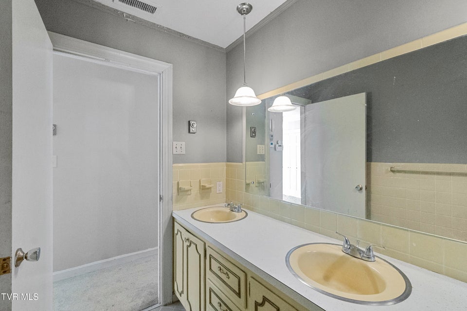 Photo #26: 113 Wayfair Drive