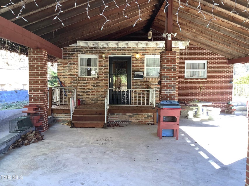 Photo #11: 5610 Powell River Road