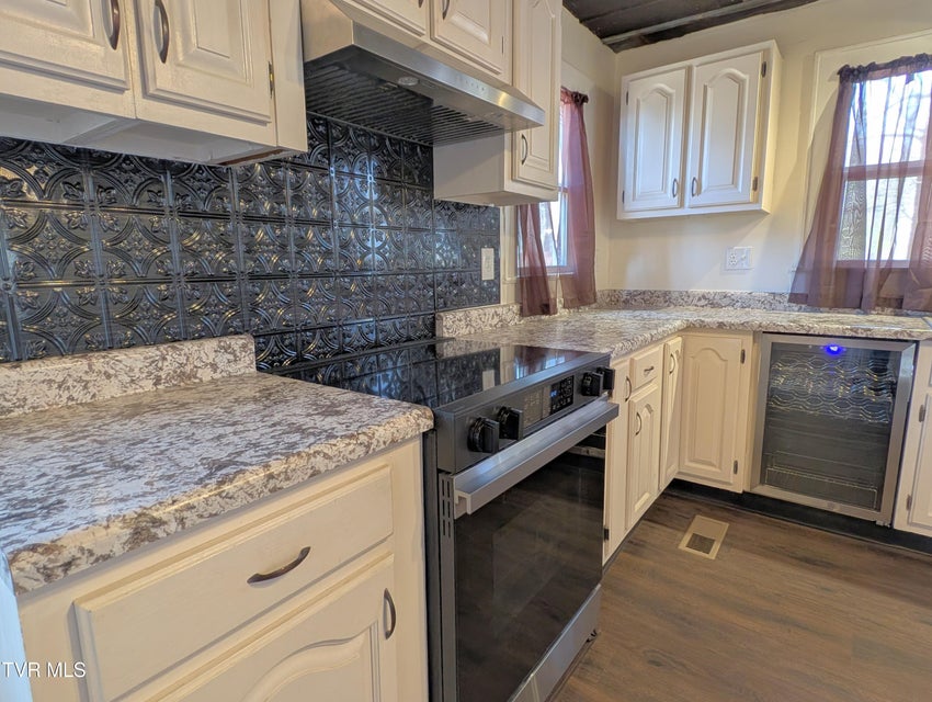 Photo #21: 1749 Us Highway 23 