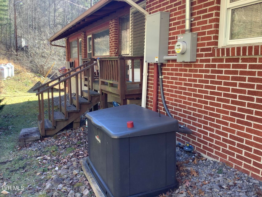 Photo #17: 5610 Powell River Road