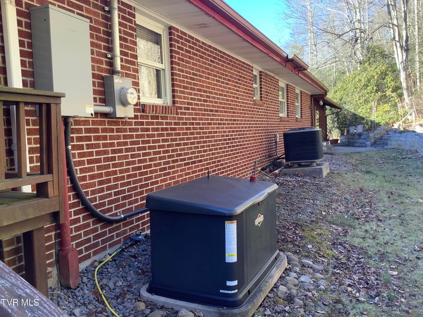 Photo #18: 5610 Powell River Road