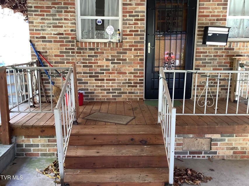 Photo #28: 5610 Powell River Road