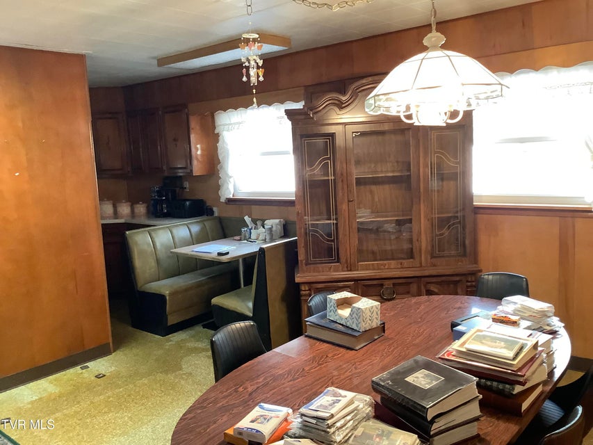 Photo #37: 5610 Powell River Road