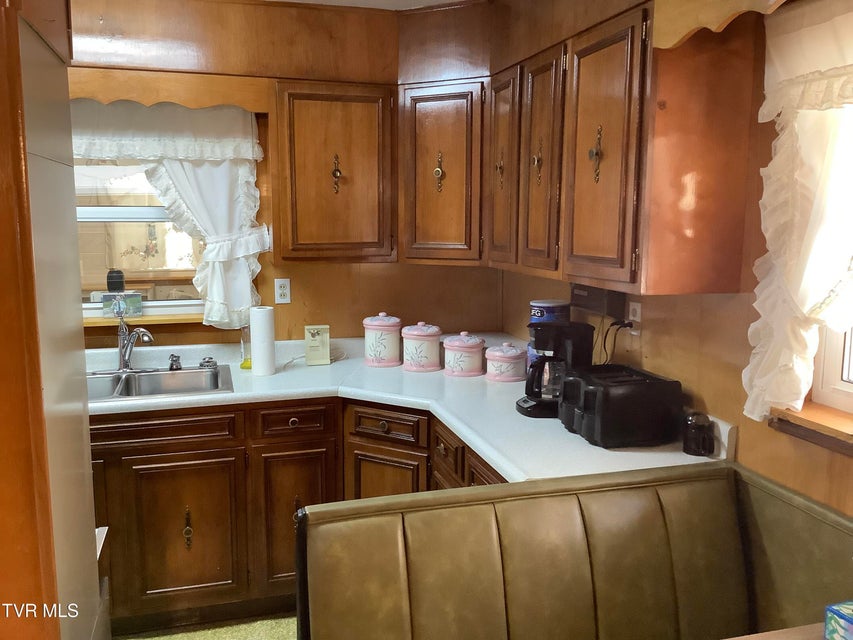 Photo #43: 5610 Powell River Road