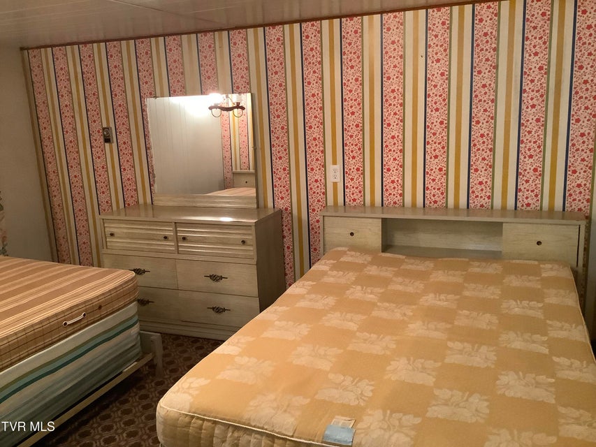 Photo #59: 5610 Powell River Road