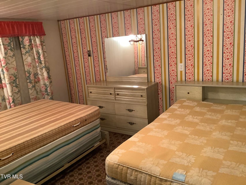 Photo #60: 5610 Powell River Road