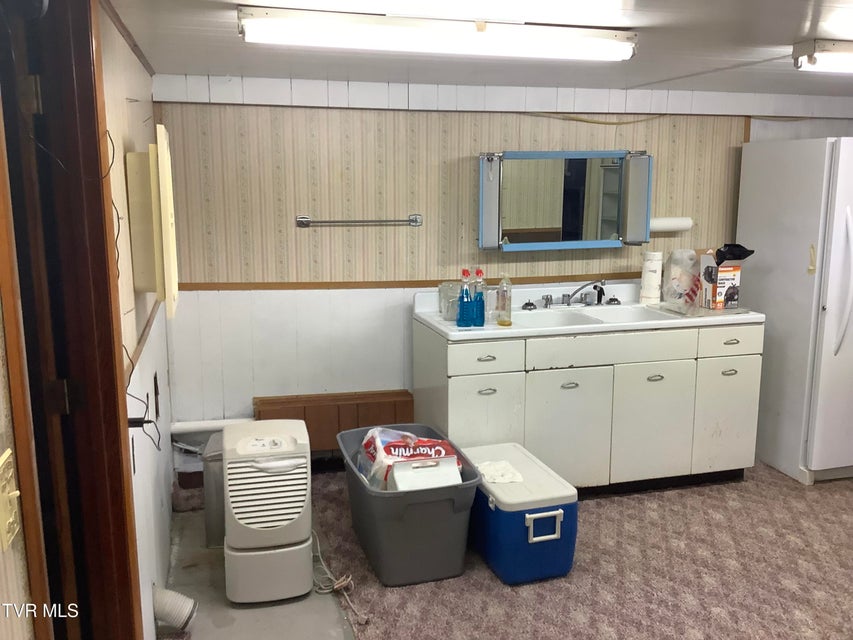 Photo #62: 5610 Powell River Road