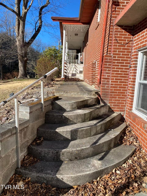 Photo #30: 5610 Powell River Road