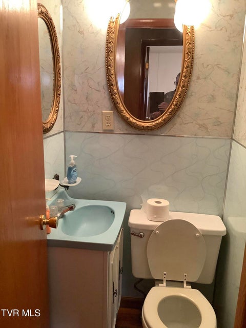 Photo #41: 5610 Powell River Road