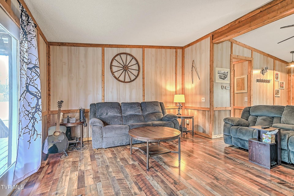 Photo #9: 1096 Old Elizabethton Highway