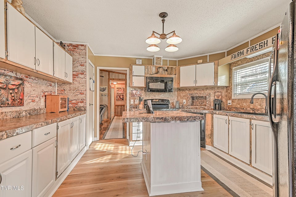 Photo #15: 1096 Old Elizabethton Highway