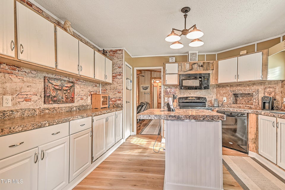 Photo #16: 1096 Old Elizabethton Highway