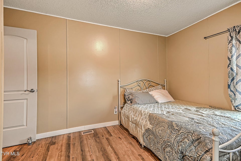 Photo #31: 1096 Old Elizabethton Highway