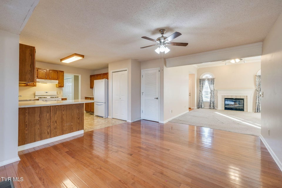 Photo #10: 4116 Bradford Lane