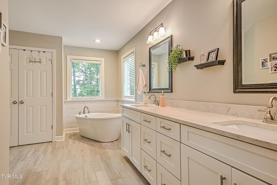 Photo #54: 1239 Olde Oaks Drive