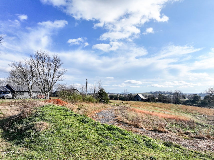 Photo #10: 1739 Redwing Lane