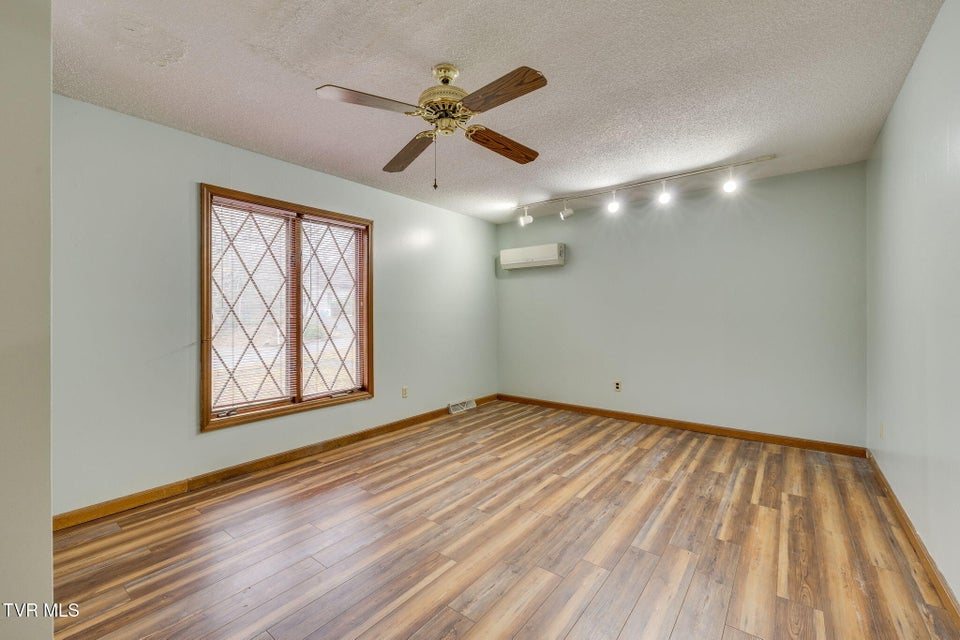 Photo #16: 13 Foxxborough Lane