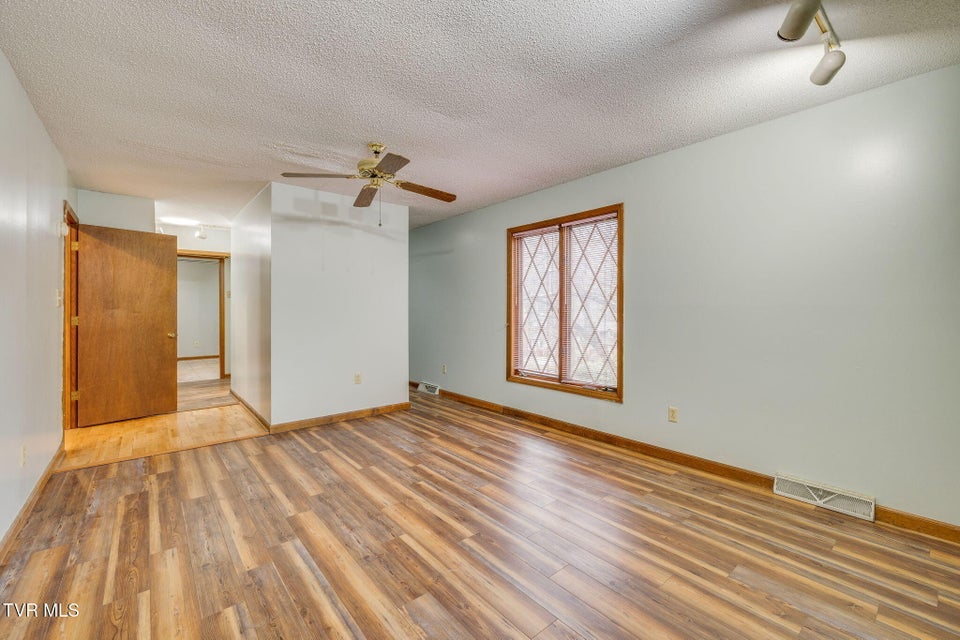 Photo #17: 13 Foxxborough Lane