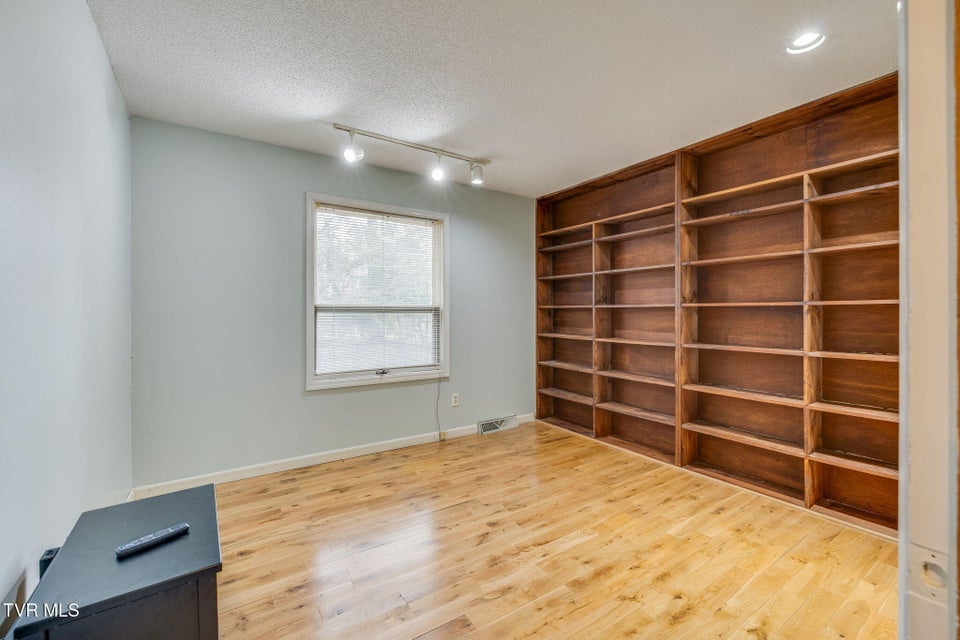 Photo #25: 13 Foxxborough Lane