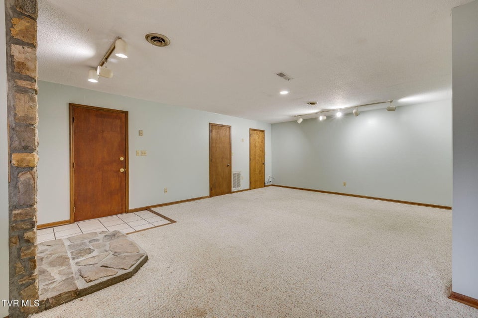 Photo #28: 13 Foxxborough Lane