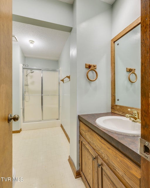 Photo #32: 13 Foxxborough Lane