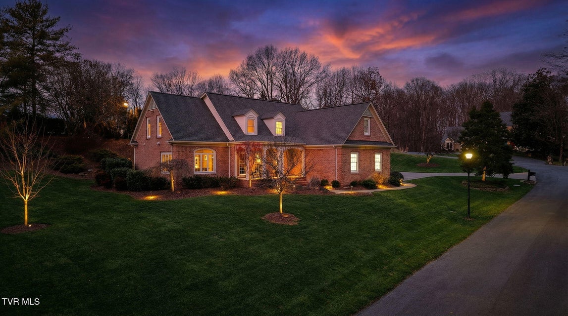 Photo #3: 1000 Huntington Court