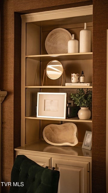 Photo #79: 1000 Huntington Court