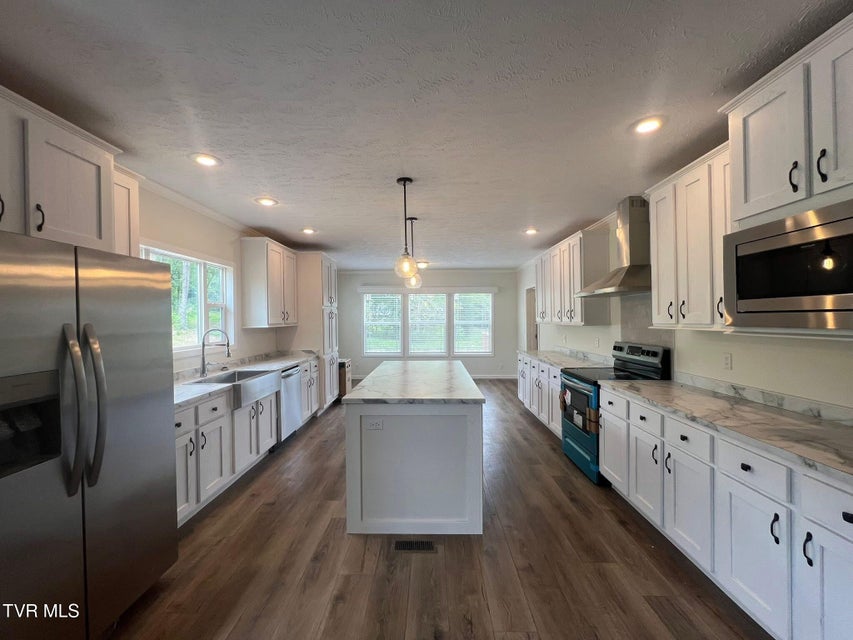 Photo #8: 290 Race Track Road