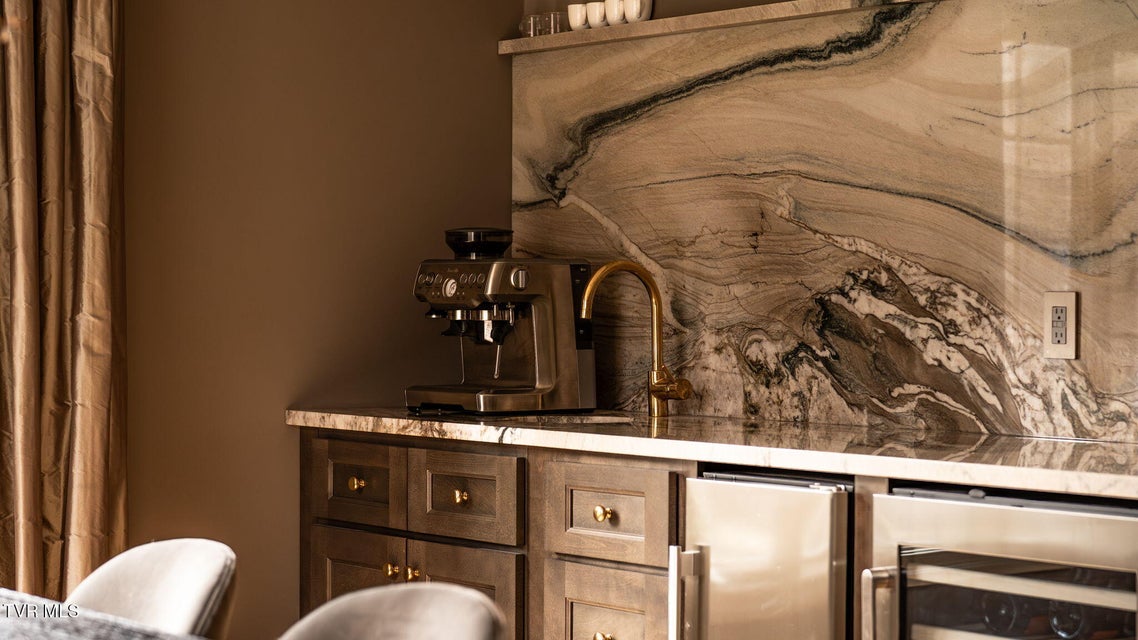 Photo #7: 1000 Huntington Court