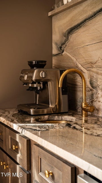 Photo #25: 1000 Huntington Court