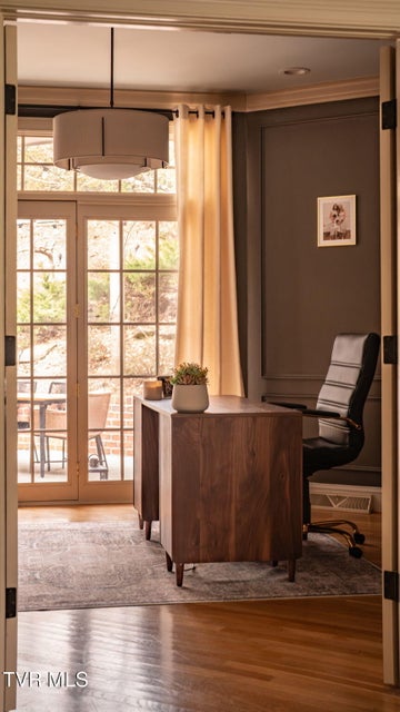 Photo #34: 1000 Huntington Court