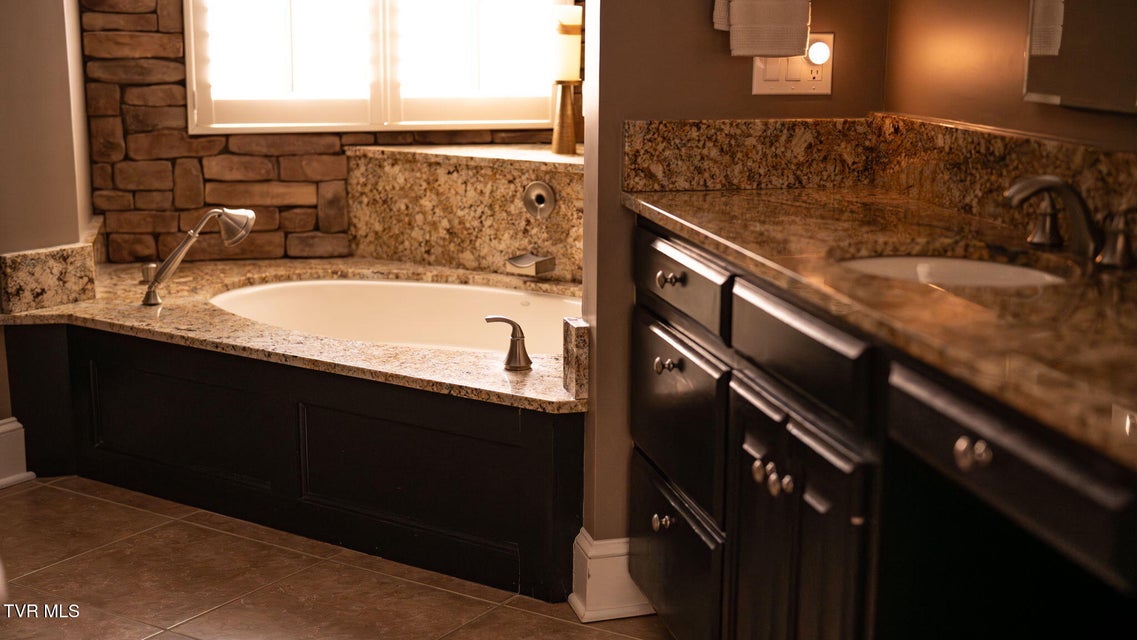 Photo #81: 1000 Huntington Court