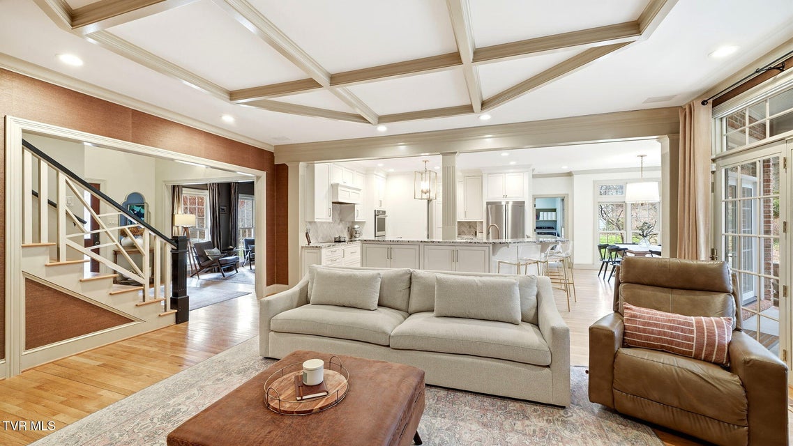 Photo #14: 1000 Huntington Court