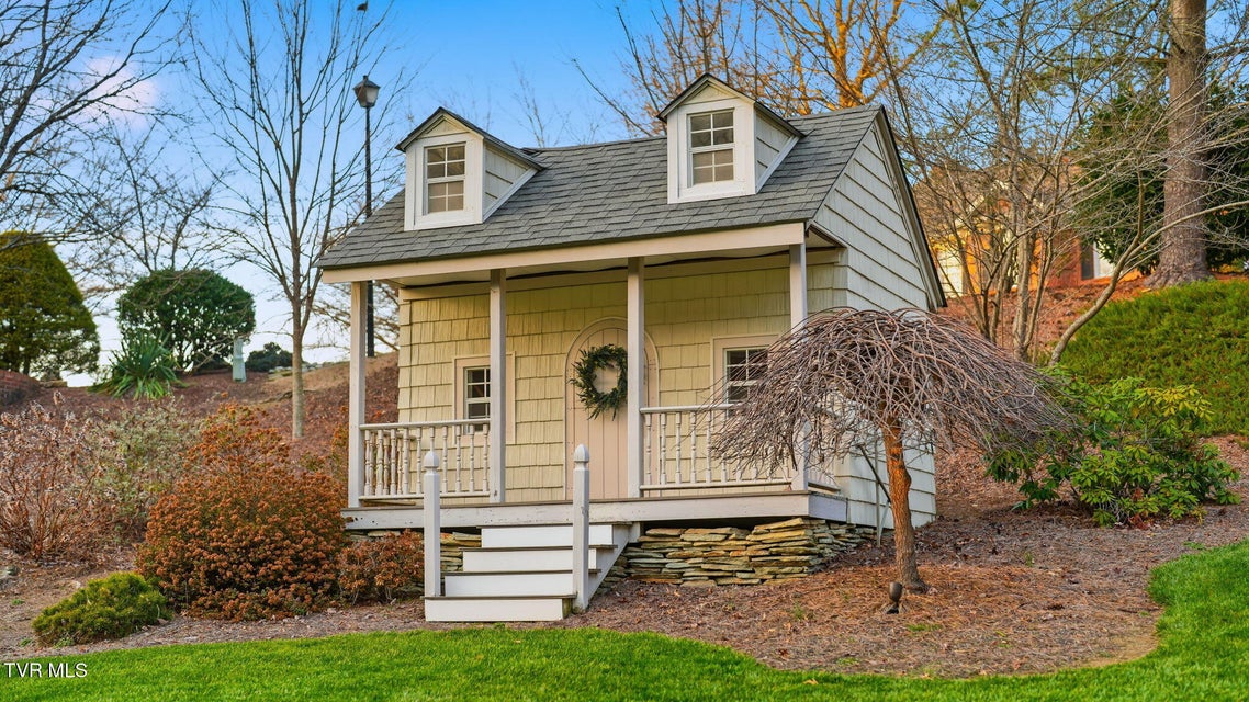 Photo #61: 1000 Huntington Court