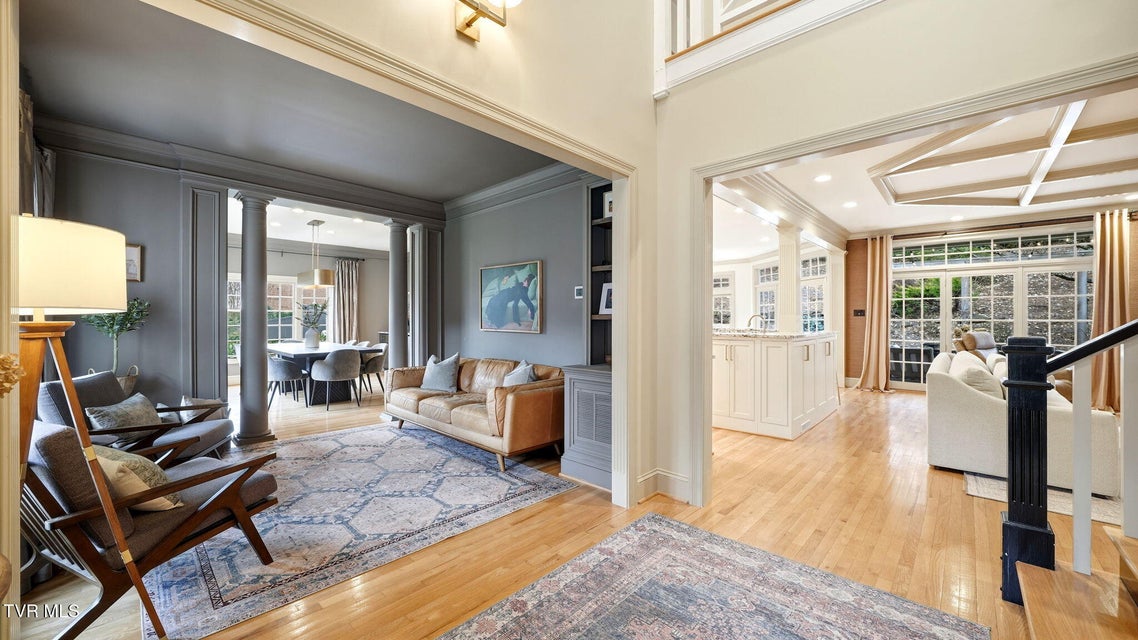 Photo #8: 1000 Huntington Court