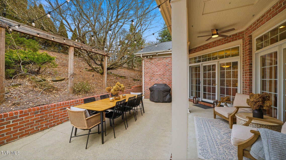 Photo #57: 1000 Huntington Court